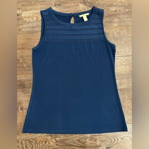 Banana Republic Size Large shell Tank in Blue Glory